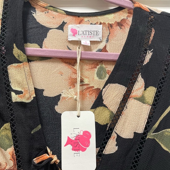 NWT floral dress with bell sleeves - Picture 3 of 5